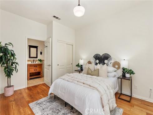 31 Roycroft , Irvine, CA