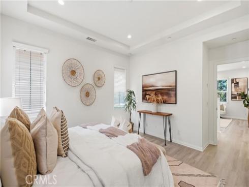 113 Chestnut Grove, Irvine, CA