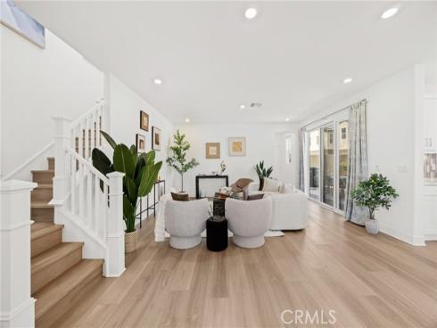 201 Longspur Dr , Irvine, CA