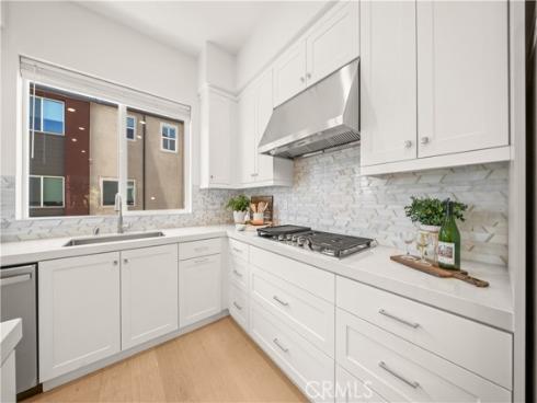 271 Lynx , Irvine, CA