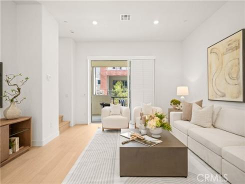 271 Lynx , Irvine, CA