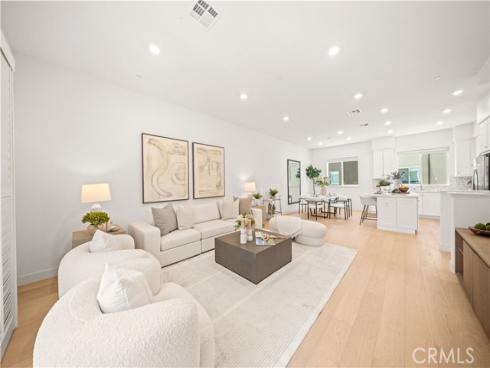 271 Lynx , Irvine, CA