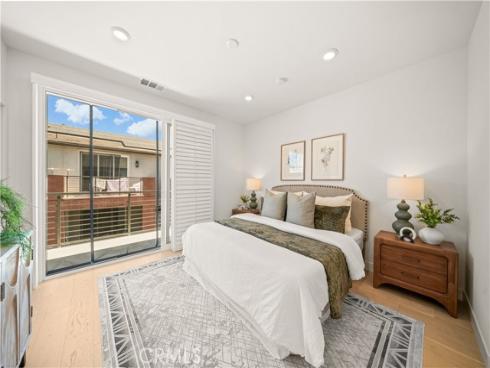 271 Lynx , Irvine, CA