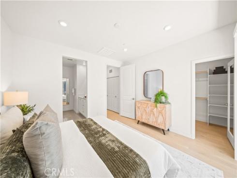 271 Lynx , Irvine, CA