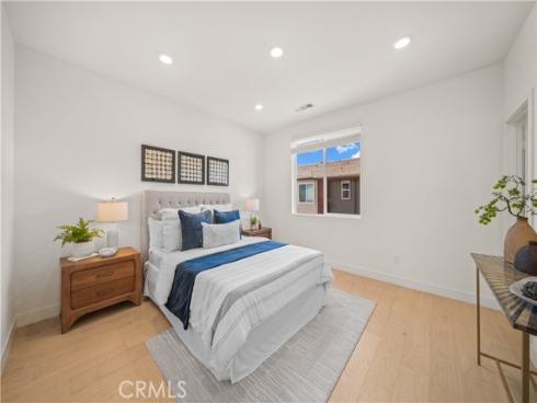 271 Lynx , Irvine, CA