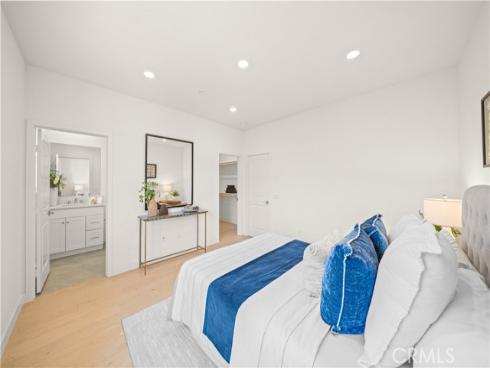 271 Lynx , Irvine, CA