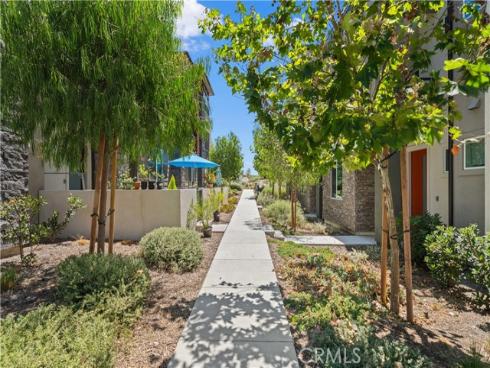 271 Lynx , Irvine, CA
