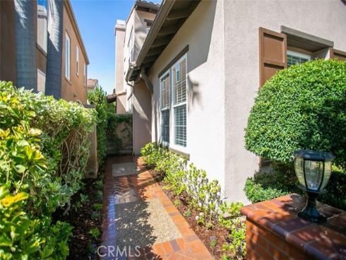 31  Dinuba  , Irvine, CA