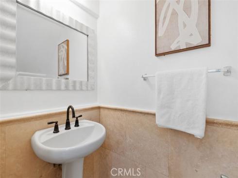 31  Dinuba  , Irvine, CA