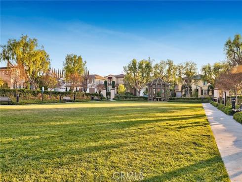 31  Dinuba  , Irvine, CA