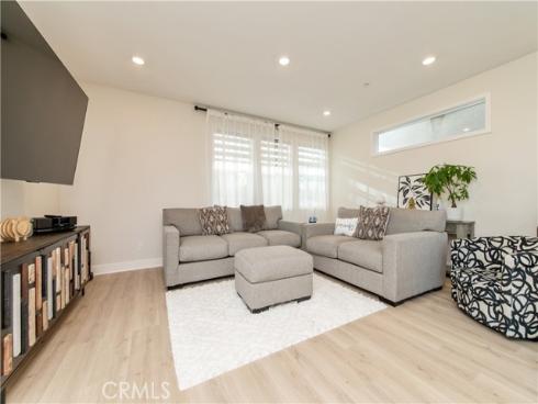 200 Zawn , Irvine, CA