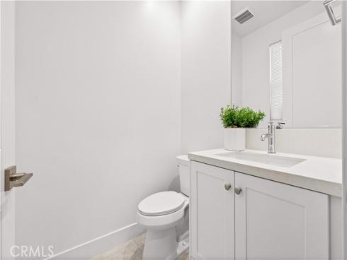 106 Glydon , Irvine, CA