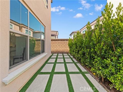 106 Glydon , Irvine, CA