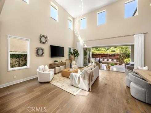 88  Iluna  , Irvine, CA