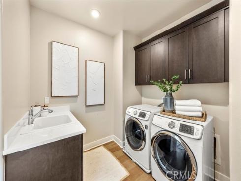 88  Iluna  , Irvine, CA