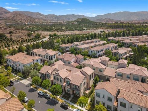 110  Mighty Oak  , Irvine, CA