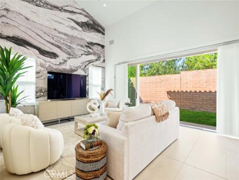 57  Suede  , Irvine, CA