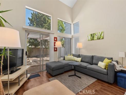 7 Del Perlatto , Irvine, CA