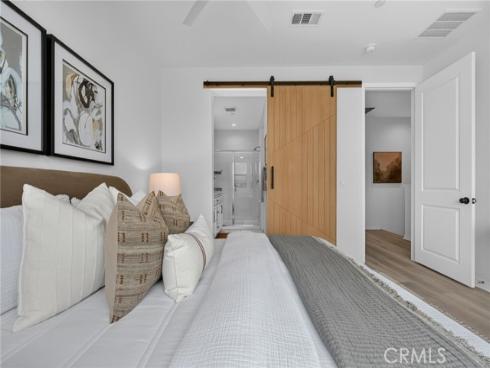 126  Keeper  , Irvine, CA