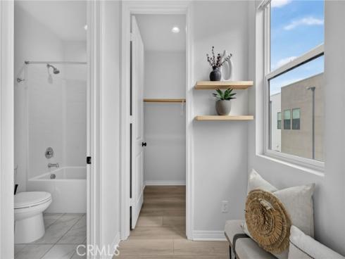 126  Keeper  , Irvine, CA