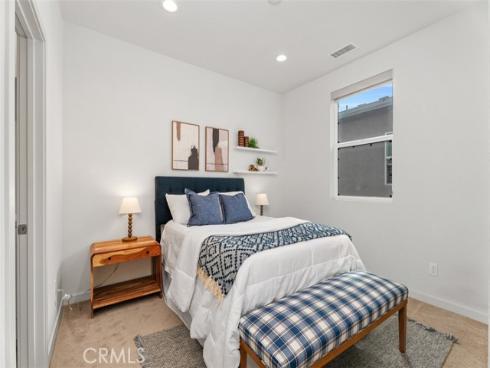 130 Tenor , Irvine, CA