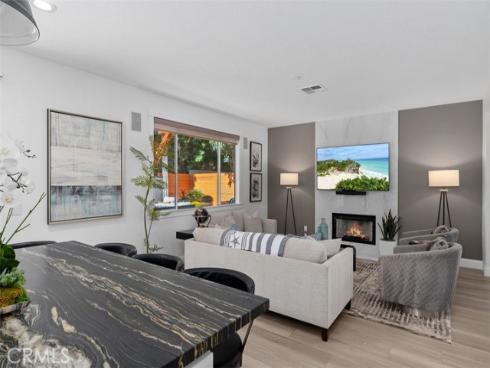 8 National Place, Irvine, CA