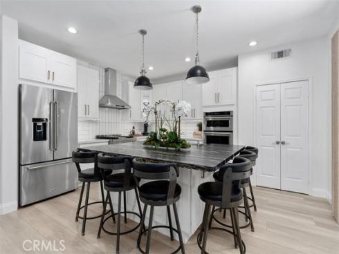 8 National Place, Irvine, CA