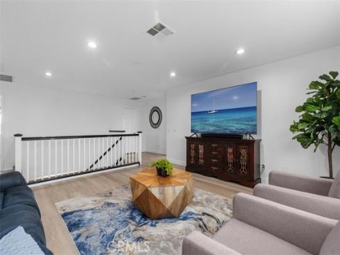 8 National Place, Irvine, CA
