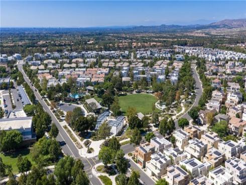 251 Follyhatch , Irvine, CA