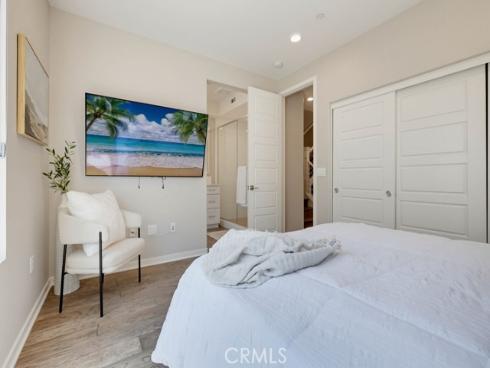 141 Tribeca , Irvine, CA