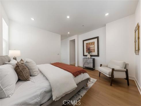 568 Mulligan , Irvine, CA
