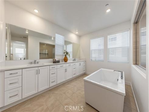 568 Mulligan , Irvine, CA