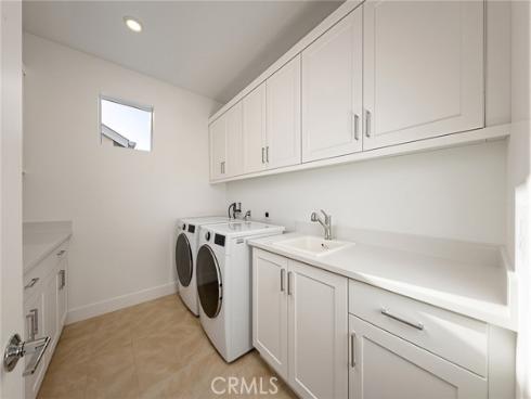 568 Mulligan , Irvine, CA