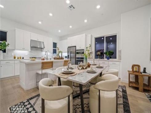 273 Lynx , Irvine, CA