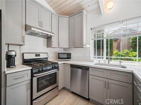 19  Woodrush  , Irvine, CA