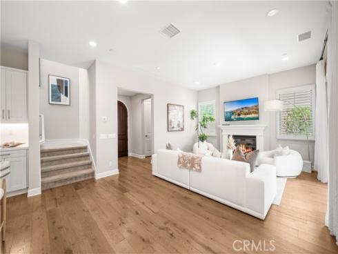 52 English Saddle , Irvine, CA