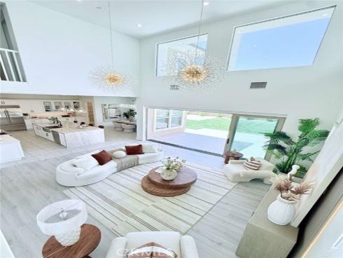 111  Sunnyslope  , Irvine, CA