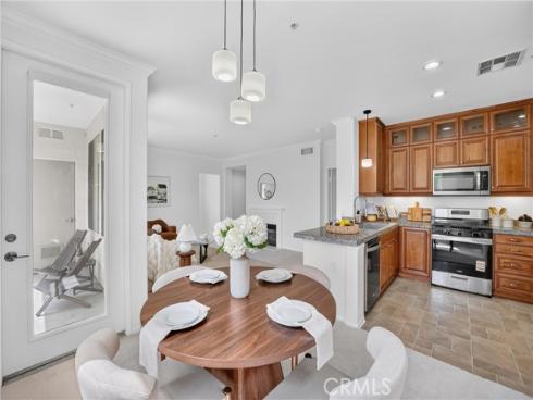 3422  Watermarke  , Irvine, CA
