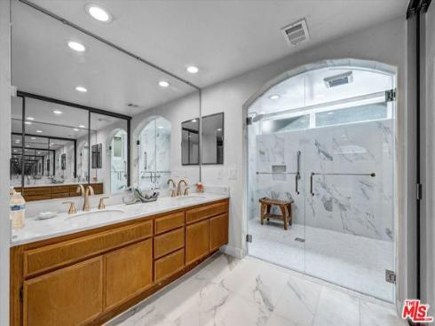 17  Castillo  , Irvine, CA