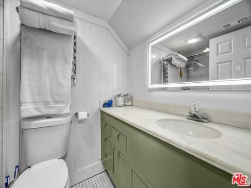 17  Castillo  , Irvine, CA