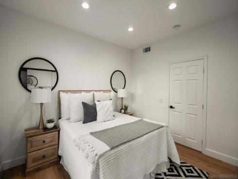 31 Montclair , Irvine, CA