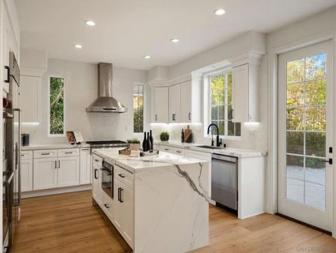 31 Montclair , Irvine, CA