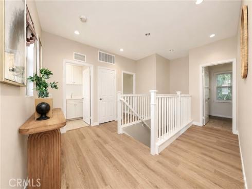 221 Mantle , Irvine, CA