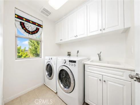 221 Mantle , Irvine, CA