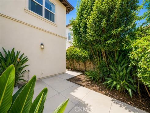 221 Mantle , Irvine, CA