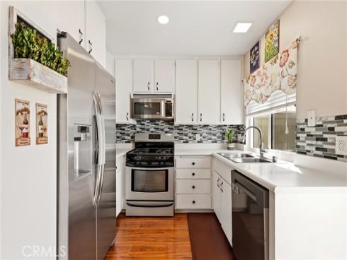 31 Greenbough 132 , Irvine, CA