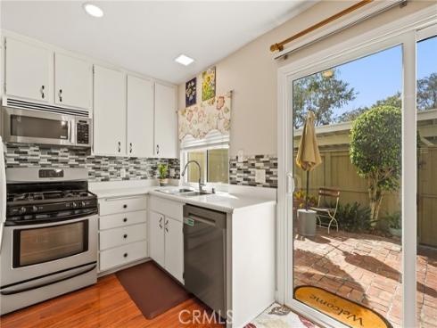 31 Greenbough 132 , Irvine, CA