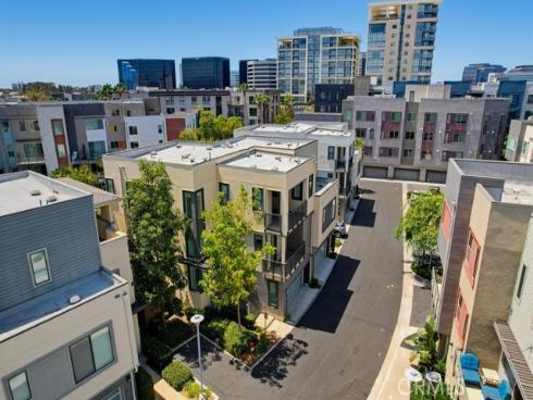 162 Bowery , Irvine, CA