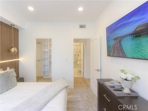 2253  Martin  302 , Irvine, CA