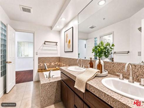 2233  Martin  309 , Irvine, CA